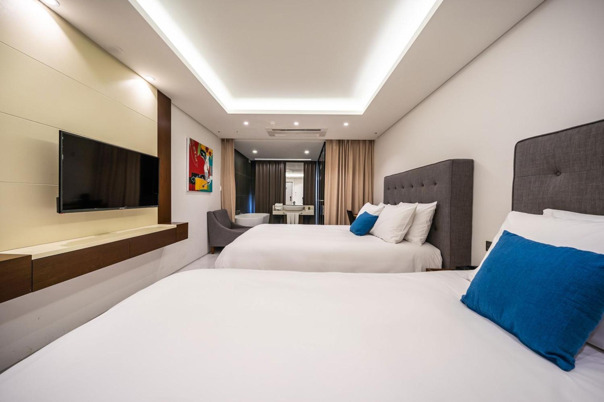 Sweet May Seogwipo Hotel Esterno foto